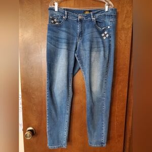 dkin embroidered jeans, size 16, lovely white roses!